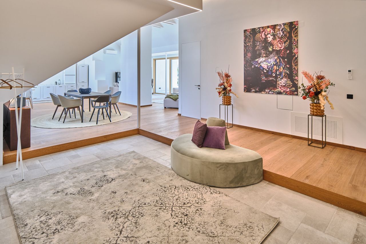Staging einer extravaganten Dachgeschoßwohnung